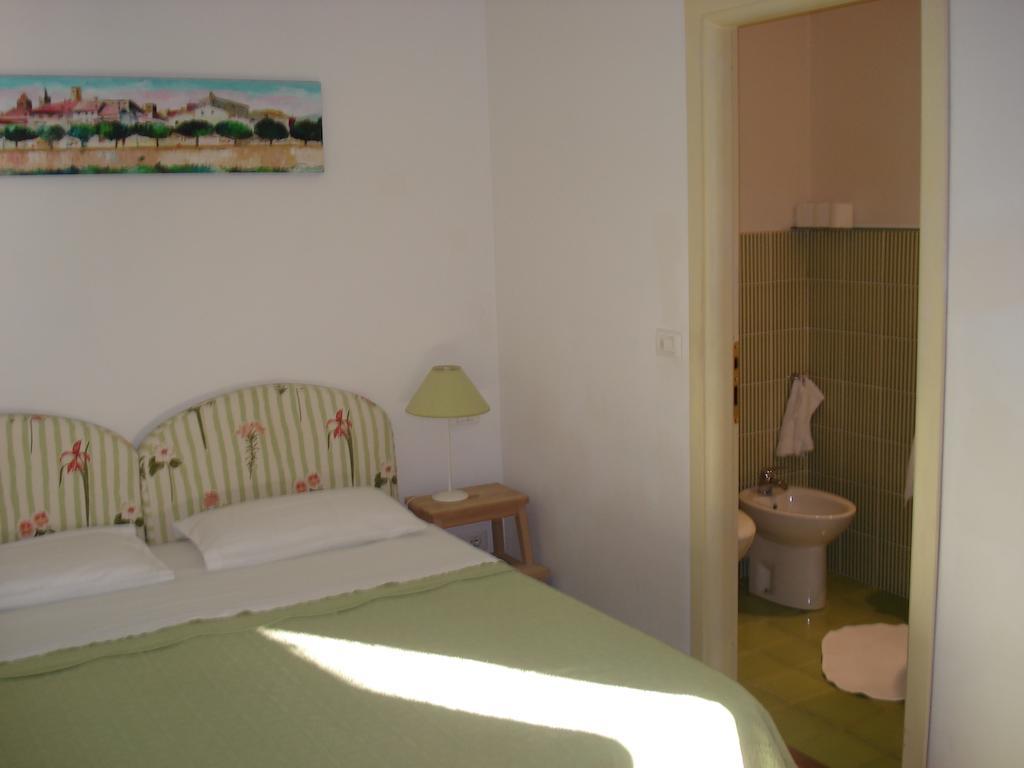 Agriturismo La Vecchia Dolceacqua Vila Quarto foto